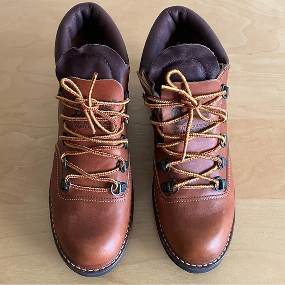 Vintage Danner Leather Lace Up Hiking Boots in Brown -  Size 7 Danner 30800 Mountain Light II Brown Leather Hiking Boots  main image 2